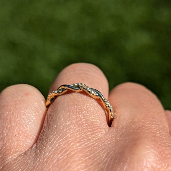 14k Yellow Gold Diamond Rope Twist Band - Picture 6 of 8